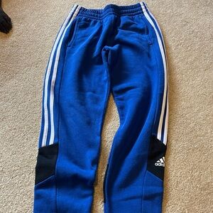 Boys adidas jogger great shape medium 10/12